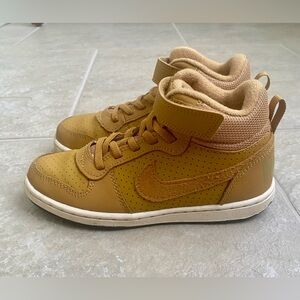 Nike Court Borough mid-top sneakers